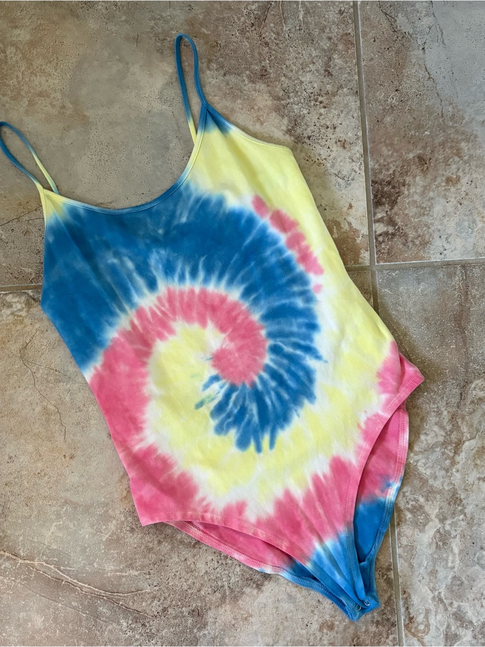 Forever 21 Spiral Tie Dye Bodysuit Snap Closure Scoop Neck Rainbow 90s Y2K Boho